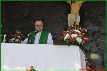 La playa de Ojos de Garza celebra el día grande de sus fiestas con misa y procesión/Agustin Cabrera/TF.